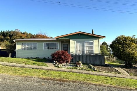 Photo of property in 28 Market Street, Kaitangata, 9210