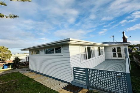 Photo of property in 29 Sycamore Drive, Sunnynook, Auckland, 0620