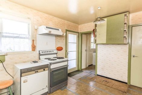 Photo of property in 8 Sarona Avenue, Glen Eden, Auckland, 0602