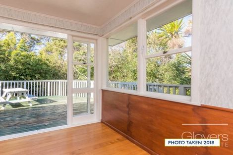 Photo of property in 38 Lantana Road, Green Bay, Auckland, 0604