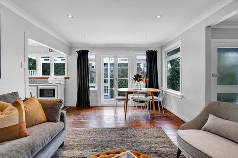 Photo of property in 106 Seaview Road, Westown, New Plymouth, 4310