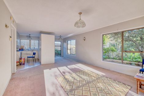 Photo of property in 35 Goodwood Drive, Goodwood Heights, Auckland, 2105