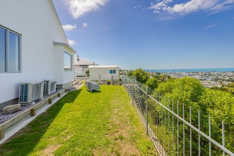 Photo of property in 15 Kavanagh Road, Hospital Hill, Napier, 4110
