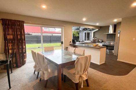 Photo of property in 142 Royal Park Drive, Parklands, Christchurch, 8083