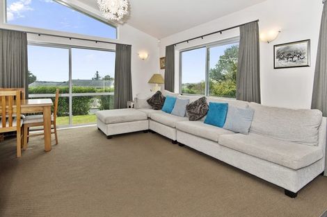 Photo of property in 4a Barberton Terrace, Red Hill, Papakura, 2110