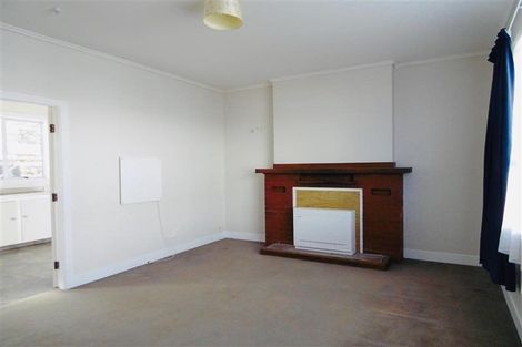 Photo of property in 27 Bulteel Street, New Plymouth, 4310