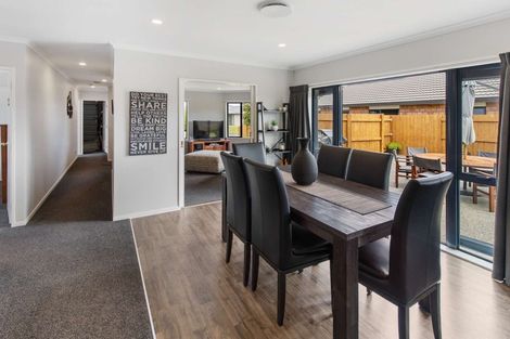 Photo of property in 5 Meridian Grove, Kelvin Grove, Palmerston North, 4414