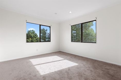 Photo of property in 27 Mt Lebanon Crescent, The Gardens, Auckland, 2105