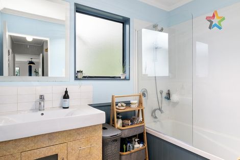 Photo of property in 3/4 Dowse Drive, Maungaraki, Lower Hutt, 5010