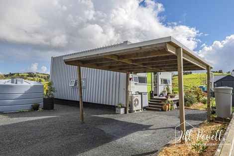 Photo of property in 1 Manaaki Circle, Paparoa, 0571