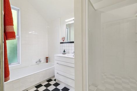 Photo of property in 7 Selkirk Way, Karori, Wellington, 6012