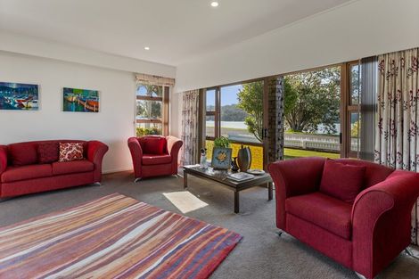 Photo of property in 27 Robinson Road, Whitianga, 3510