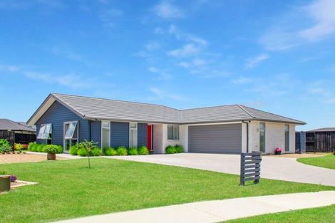 Photo of property in 22 Olney Court, One Tree Point, 0118