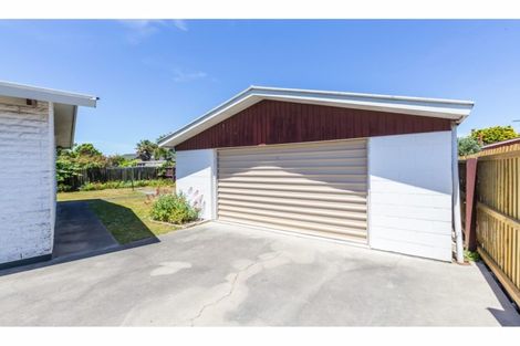 Photo of property in 25 Rosedale Place, Avonhead, Christchurch, 8042