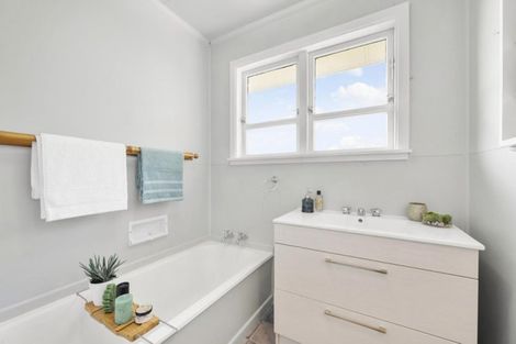 Photo of property in 80 Totara Road, Miramar, Wellington, 6022