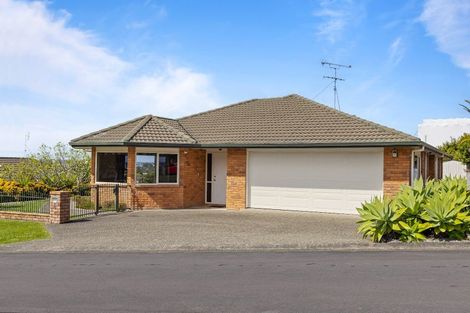 Photo of property in 6 The Ritz, Orewa, 0931