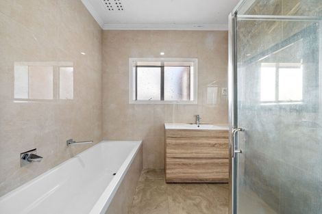 Photo of property in 4 Kenderdine Road, Papatoetoe, Auckland, 2025