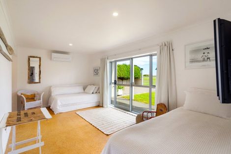 Photo of property in 1 Moana Drive, Mahia, 4198