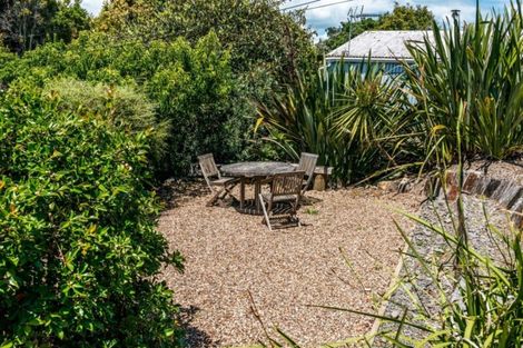 Photo of property in 14 Wellington Road, Surfdale, Waiheke Island, 1081