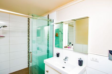 Photo of property in 854 Whangaparaoa Road, Manly, Whangaparaoa, 0930