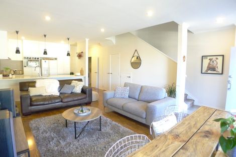 Photo of property in 11 Kauri Drive, Takanini, 2112