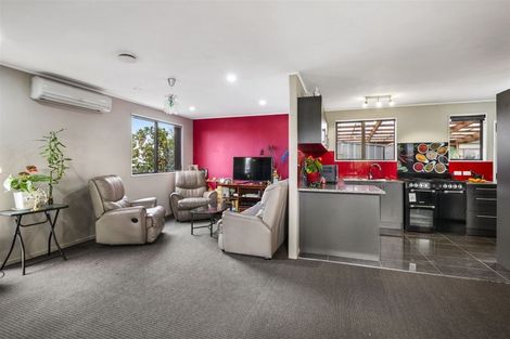Photo of property in 1/9 Penion Drive, Flat Bush, Auckland, 2023