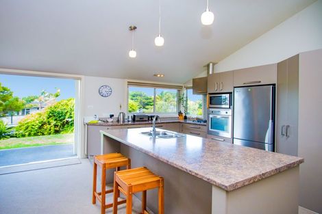 Photo of property in 854 Whangaparaoa Road, Manly, Whangaparaoa, 0930