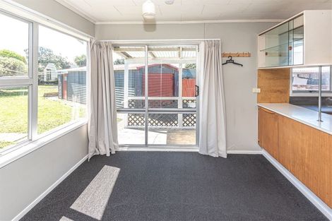 Photo of property in 112 Hinau Street, Castlecliff, Whanganui, 4501
