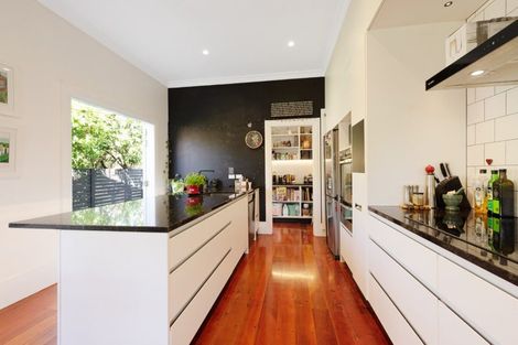 Photo of property in 225a Karori Road, Karori, Wellington, 6012