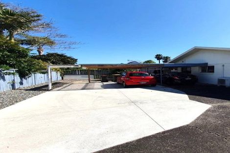 Photo of property in 2/42 Prince Regent Drive, Half Moon Bay, Auckland, 2012