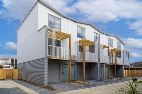 Photo of property in 7/2 Moor Avenue, Te Atatu Peninsula, Auckland, 0610