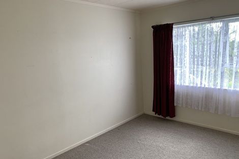 Photo of property in 2/82 Roberts Road, Te Atatu South, Auckland, 0610
