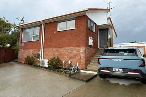 Photo of property in 1/14b Camrose Place, Glenfield, Auckland, 0629