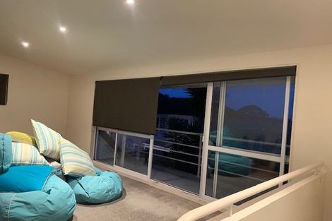 Photo of property in 31 Eastglen Road, Glen Eden, Auckland, 0602