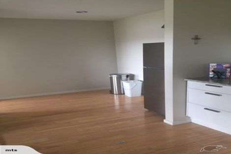 Photo of property in 20 Harrowglen Drive, Northcross, Auckland, 0632