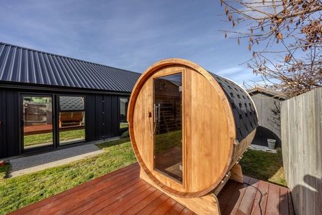 Photo of property in 7 Hebbard Court, Albert Town, Wanaka, 9305