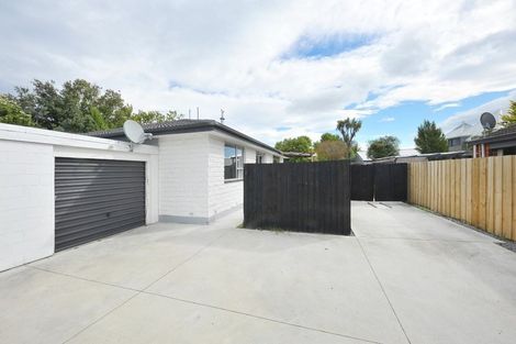Photo of property in 2/73 Royal Park Drive, Parklands, Christchurch, 8083