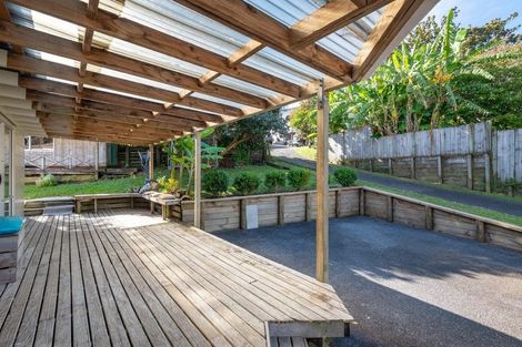 Photo of property in 2/31 Sispara Place, Beach Haven, Auckland, 0626
