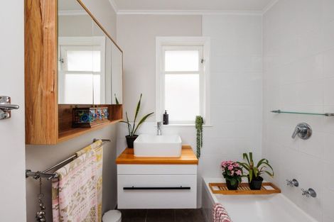 Photo of property in 921 Upper Main Street, Roslyn, Palmerston North, 4414