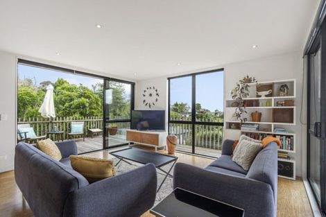 Photo of property in 15b Verran Road, Birkenhead, Auckland, 0626