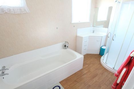 Photo of property in 14 Challinor Street, Pakuranga, Auckland, 2010