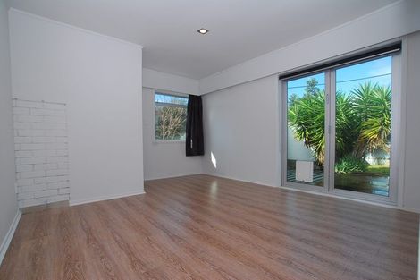 Photo of property in 35a Bay Street, Red Beach, 0932