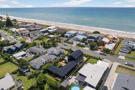 Photo of property in 8 Motiti Road, Papamoa Beach, Papamoa, 3118
