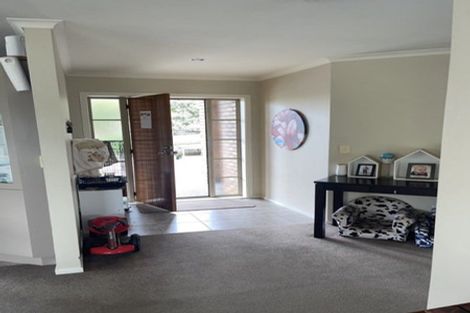 Photo of property in 86 Nielsen Gardens, Rototuna, Hamilton, 3210