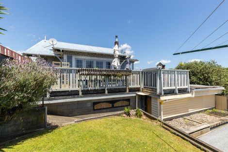 Photo of property in 16 Bulteel Street, New Plymouth, 4310
