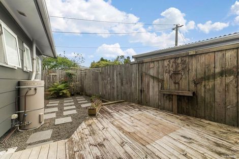 Photo of property in 3/169 Chivalry Road, Glenfield, Auckland, 0629