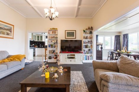 Photo of property in 62 Barraud Street, Dannevirke, 4930