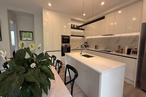 Photo of property in 6 Whenuateitei Crescent, Stanmore Bay, Whangaparaoa, 0932
