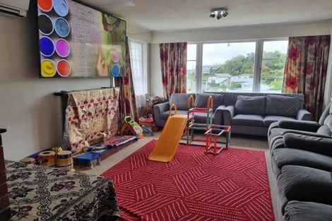 Photo of property in 57 Salford Street, Newlands, Wellington, 6037