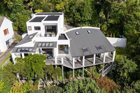 Photo of property in 52 Walter Road, Lowry Bay, Lower Hutt, 5013